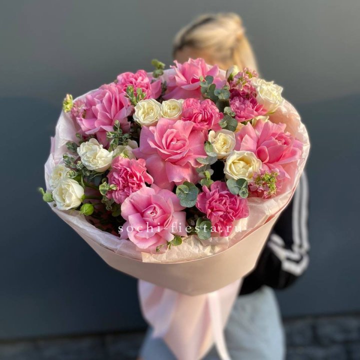  Букет "Малина" с доставкой в Петропавловске-Камчатском