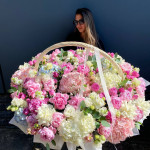 Заказать КОРЗИНЫ С ЦВЕТАМИ в Петропавловске-Камчатском с доставкой и по самым низким ценам