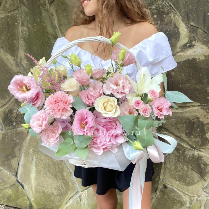 Авторская корзина "Миа" с доставкой в Петропавловске-Камчатском