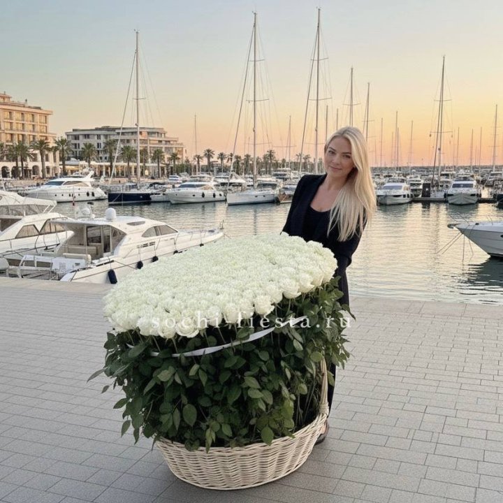 301 высокая роза в корзине в Петропавловске-Камчатском