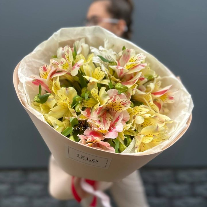 Альстромерии в нежном оформлении в Петропавловске-Камчатском