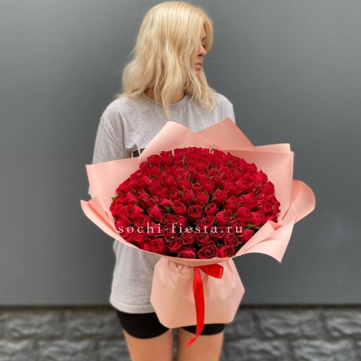 101  красная кенийская роза  с доставкой в Петропавловске-Камчатском
