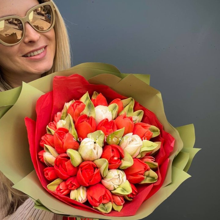 Зефирный букет из тюльпанов с доставкой в Петропавловске-Камчатском